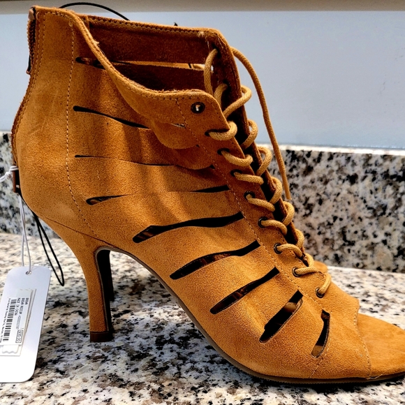 Gladiator Lace Up Heels - Picture 3 of 4